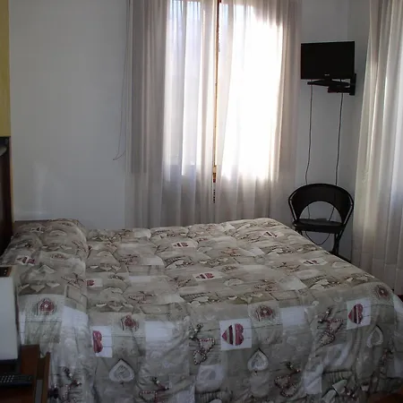 Edelweiss Bed & Breakfast 2*